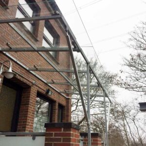 Haustürüberdachung mit VSG-Glas